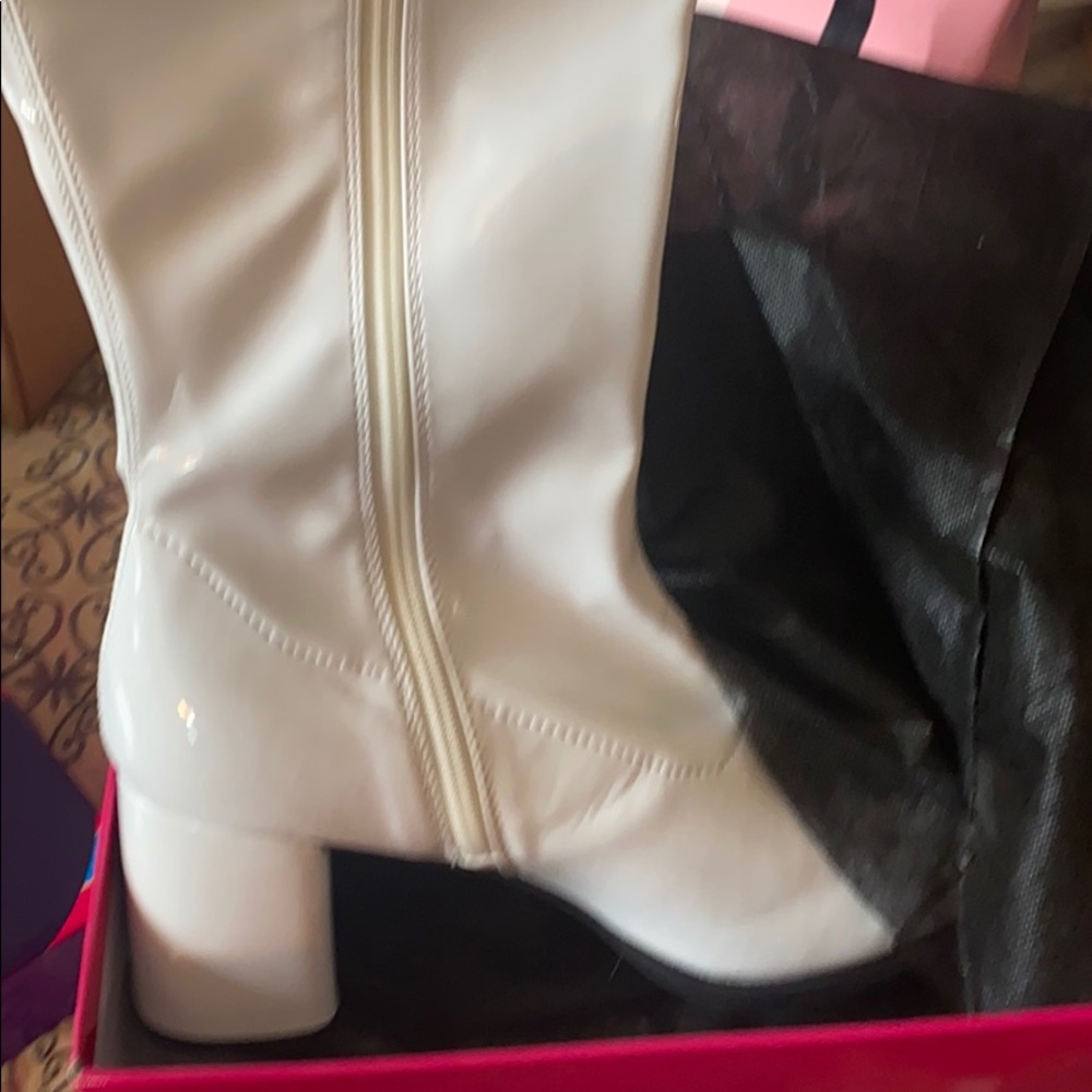 Pleather wide calf go go boots!!